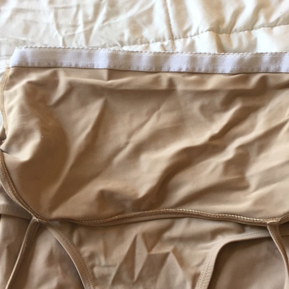 LEOTARD - Picture 2 of 2